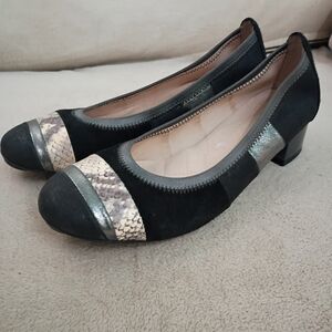 Hispanitas  Classic Heels Suede Leather .